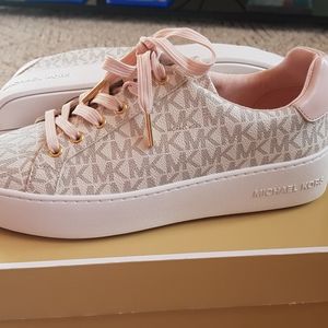 Micheal kors poppy lace up logo pvc
